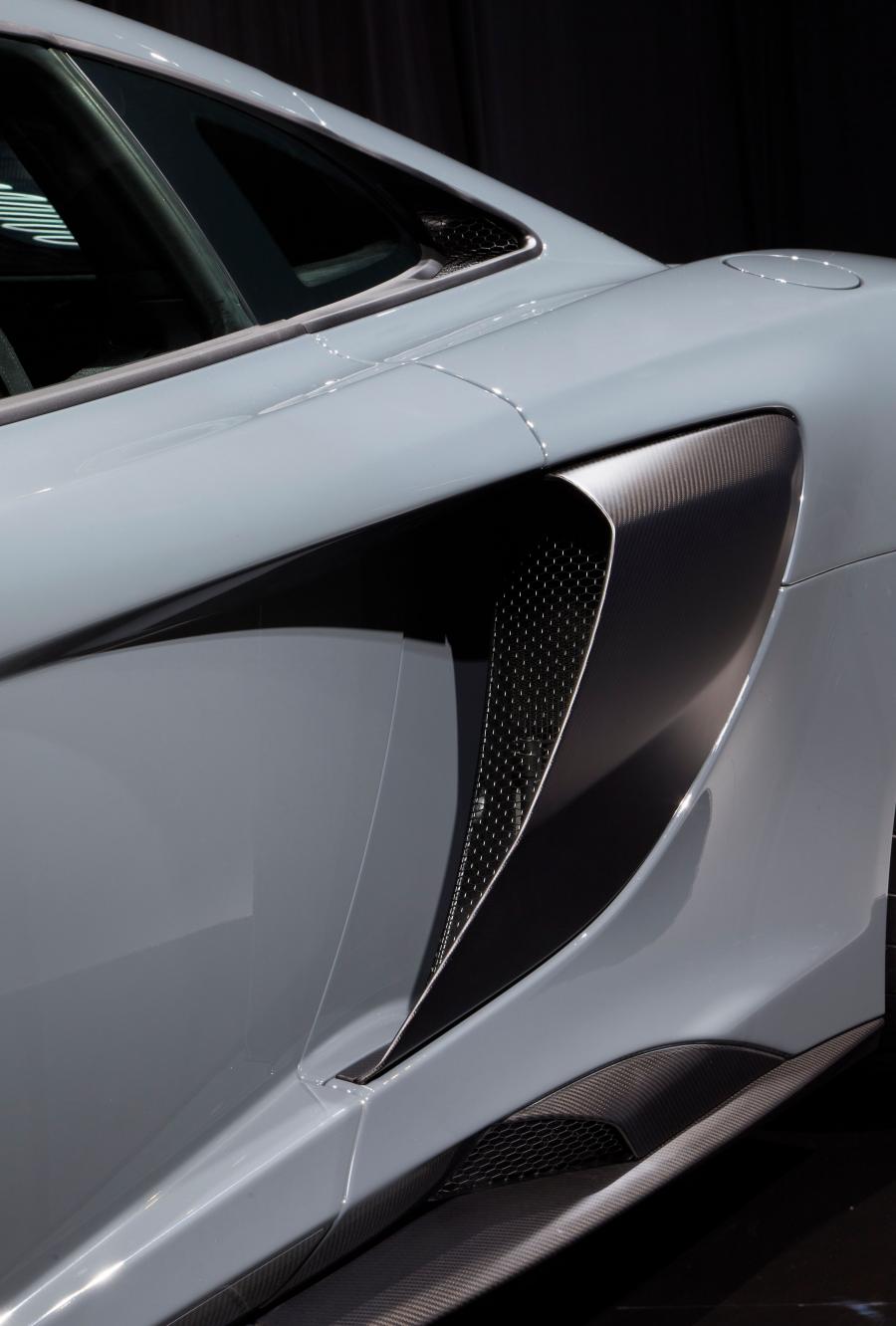 Детали экстерьера McLaren 675LT 2015 года  (UK) (фото 3 из 11)